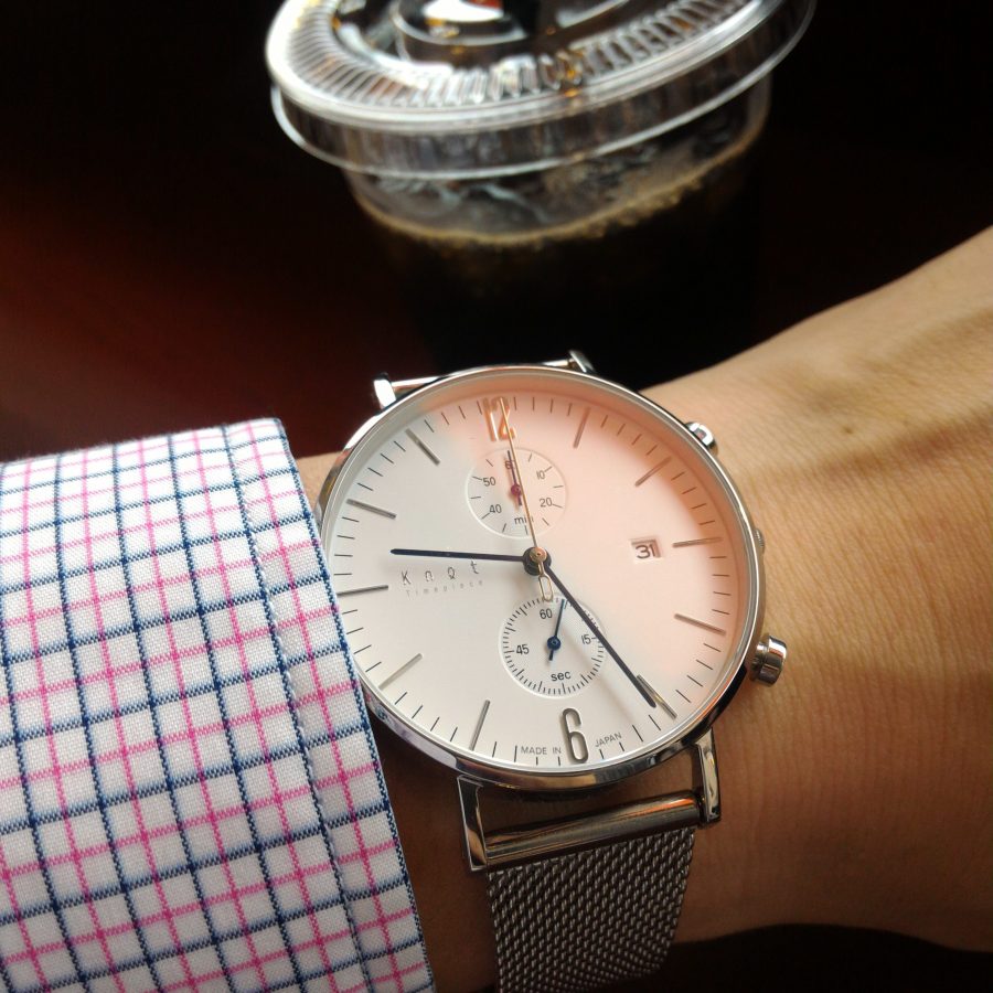 ビジネスシーンに合うシンプルなデザイン。ノット