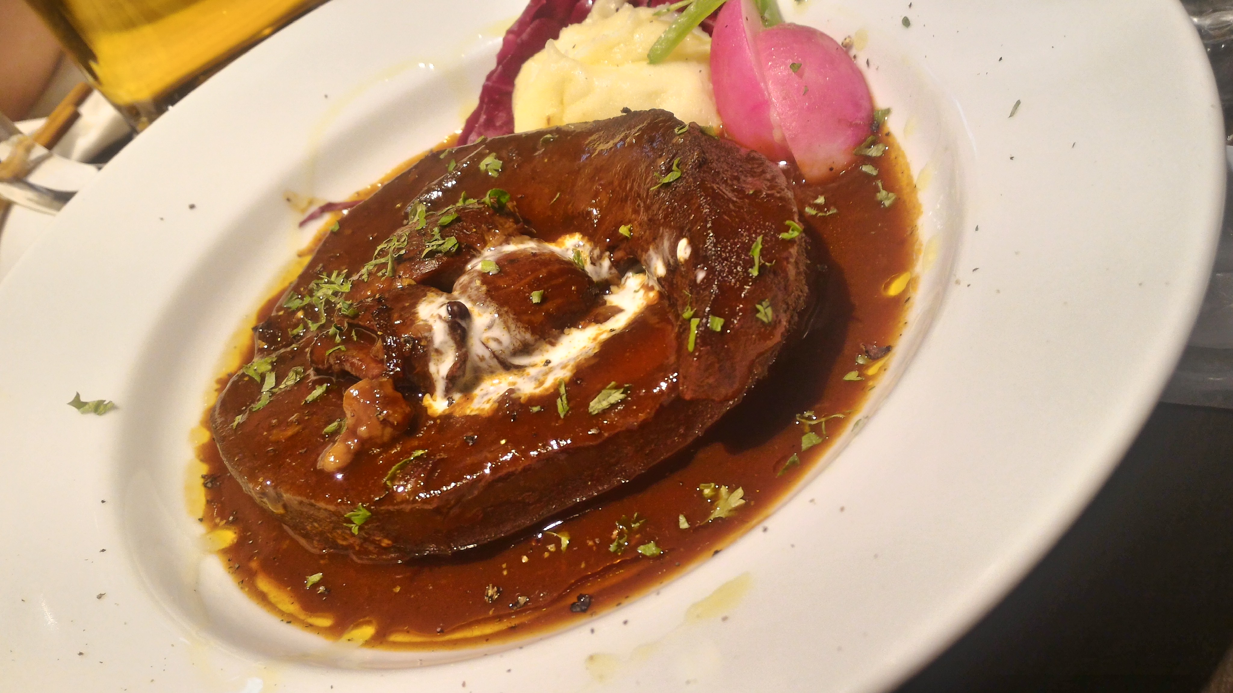 千歳烏山　烏山バルミクリヤのタンシチュー